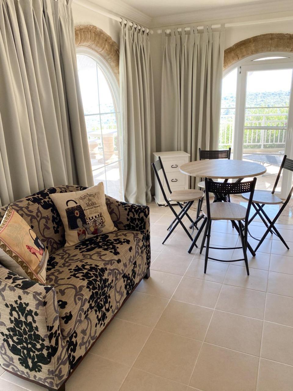 Nostrana Village Apartments Koskinou  Chambre photo